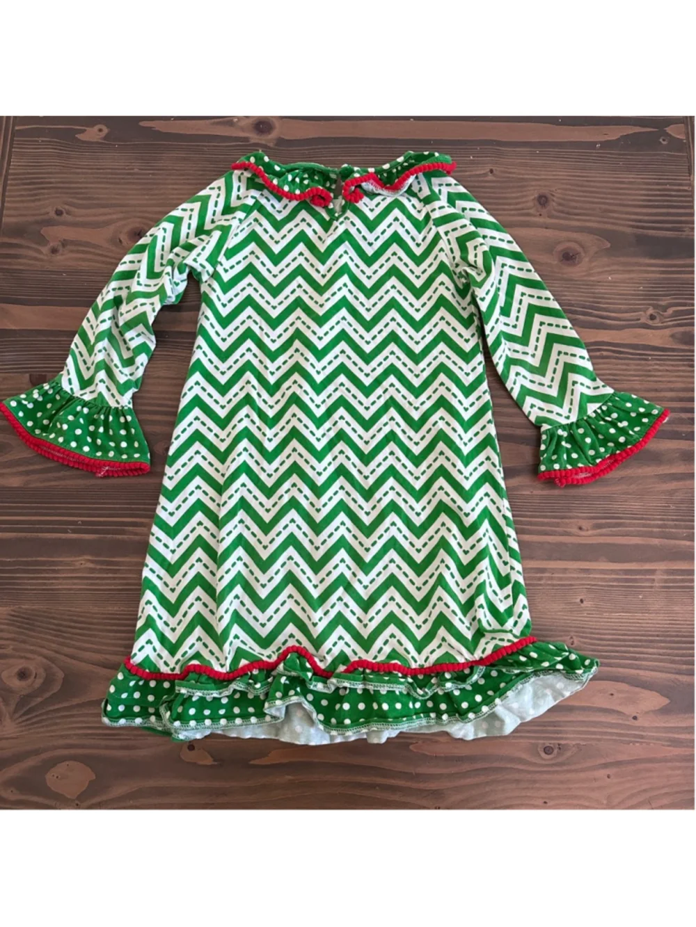 Counting Daisies Girls Dress 6X Green White Christmas Santa Shaker Sequins